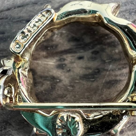 Vintage Gerry's Gerry Weber Gold Leaf Wreath Small Pin - Picture 4 of 5